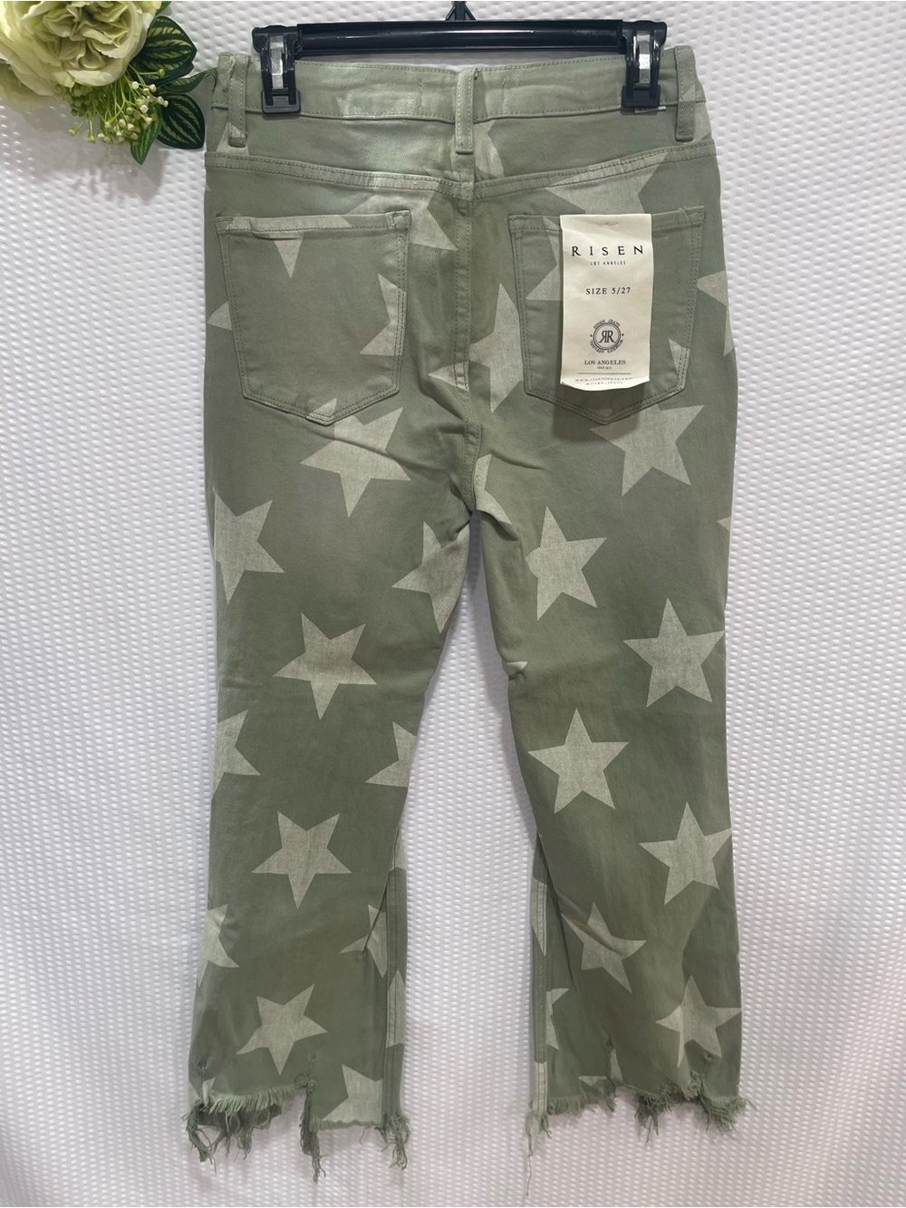 NWT Risen Jeans 5/27 Olive Star Print Distressed Crop Straight RDP5609
New with - Picture 6 of 6
